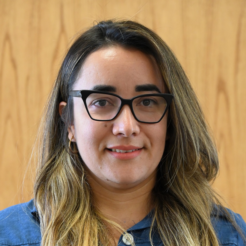 Dra. Thays Helena SILVA TEIXEIRA